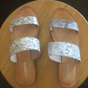 Soda sandals